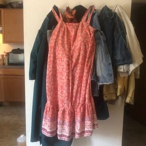 Super cute and summery dress.